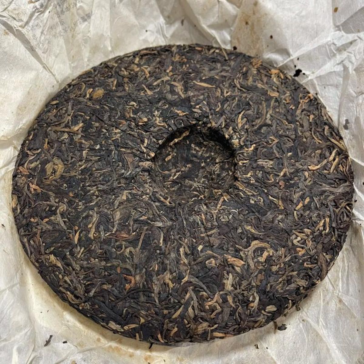 Bajiaoting Golden Needle Tribute Cake Sheng Puerh 2007 - 400g