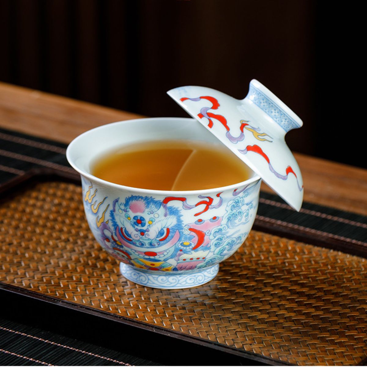 Jingdezhen Doucai Awakening Lion Gongfu Tea Set – 5-Piece Gift Box | Qicheng Tang