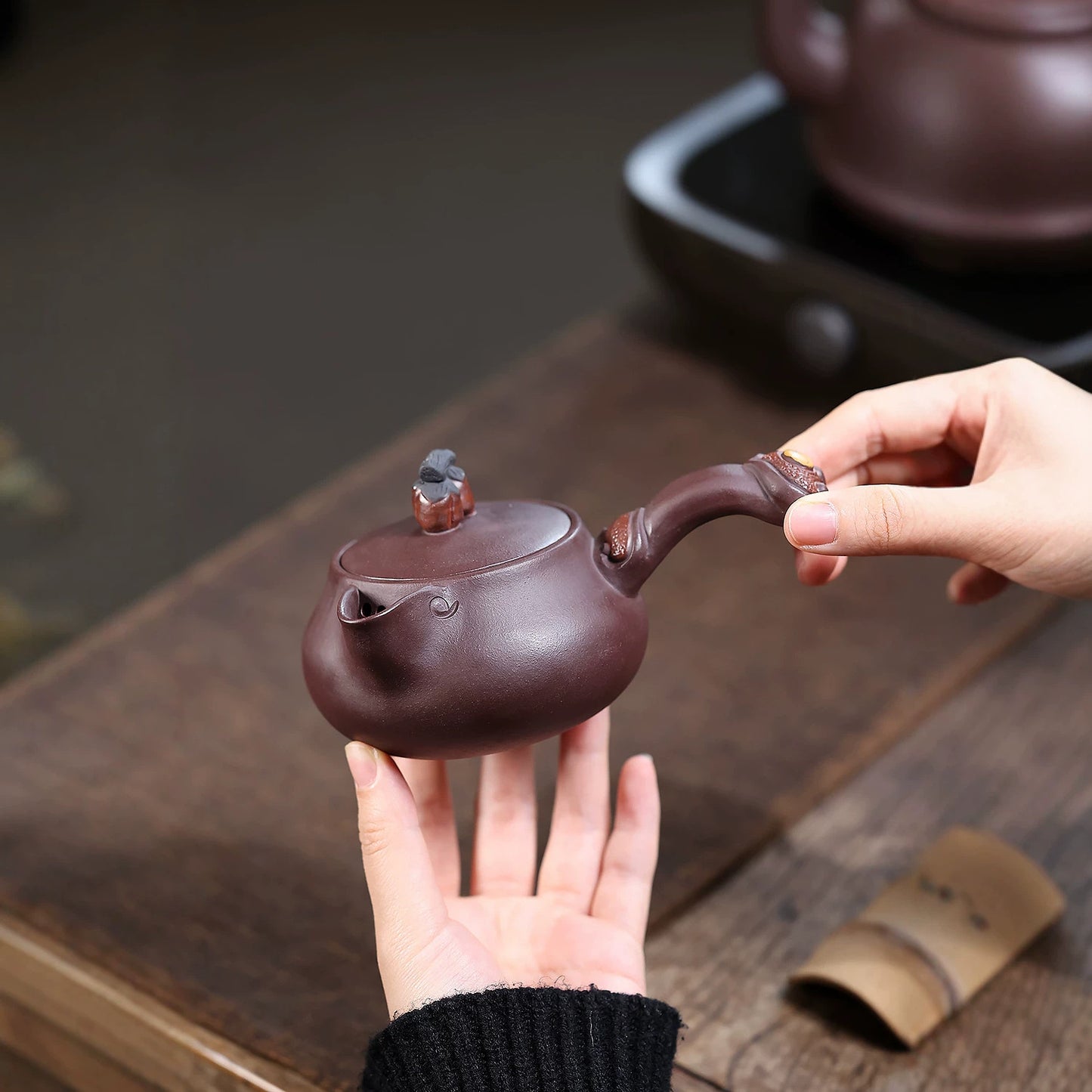 Shishi Ruyi Yixing Teapot — Handcrafted Zisha Purple Clay, 210ml
