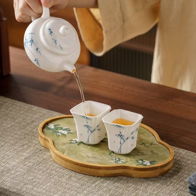 Bamboo Dry Brewing Tea Tray with Embroidered Cloth – 3 Shapes (Gourd / Begonia / Cloud)
