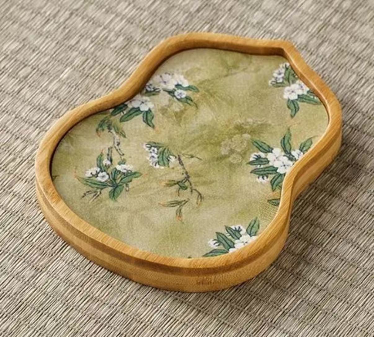Bamboo Dry Brewing Tea Tray with Embroidered Cloth – 3 Shapes (Gourd / Begonia / Cloud)